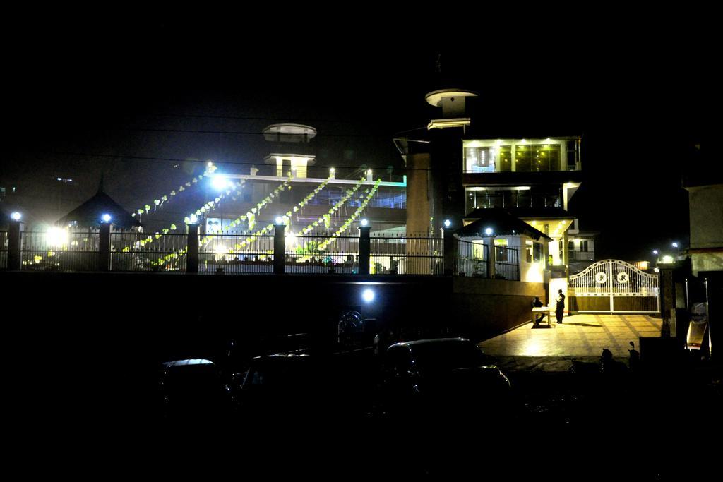 Hotel Jsr Inn Déhrádún Exteriér fotografie